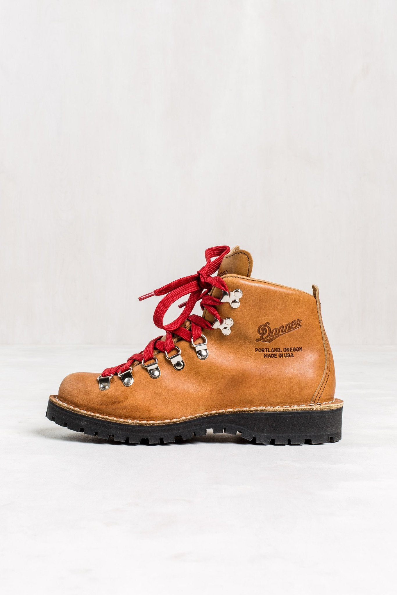 Danner cascade mountain on sale light women's boots